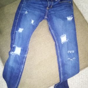 2 pair of juniors 3R Hollister jeans